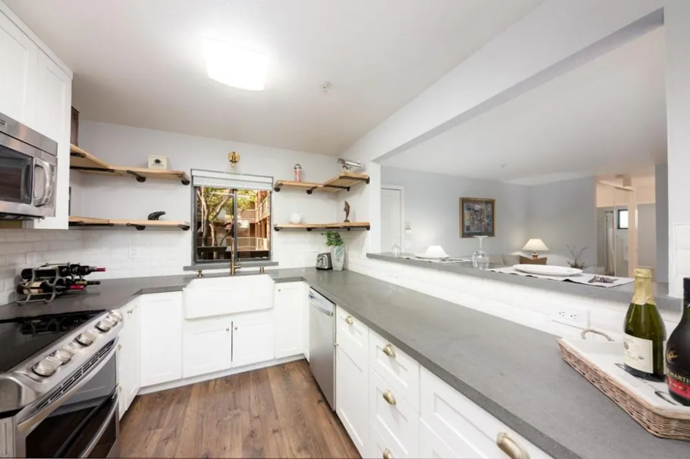 2425 S Norfolk Street #204 San Mateo, CA 94403