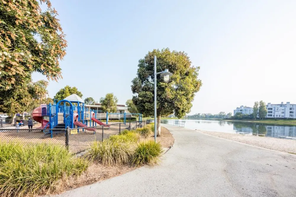 2425 S Norfolk Street #204 San Mateo, CA 94403