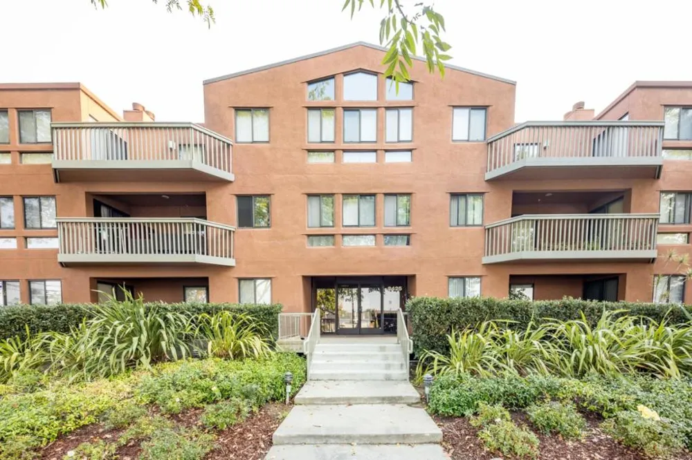 2425 S Norfolk Street #204 San Mateo, CA 94403