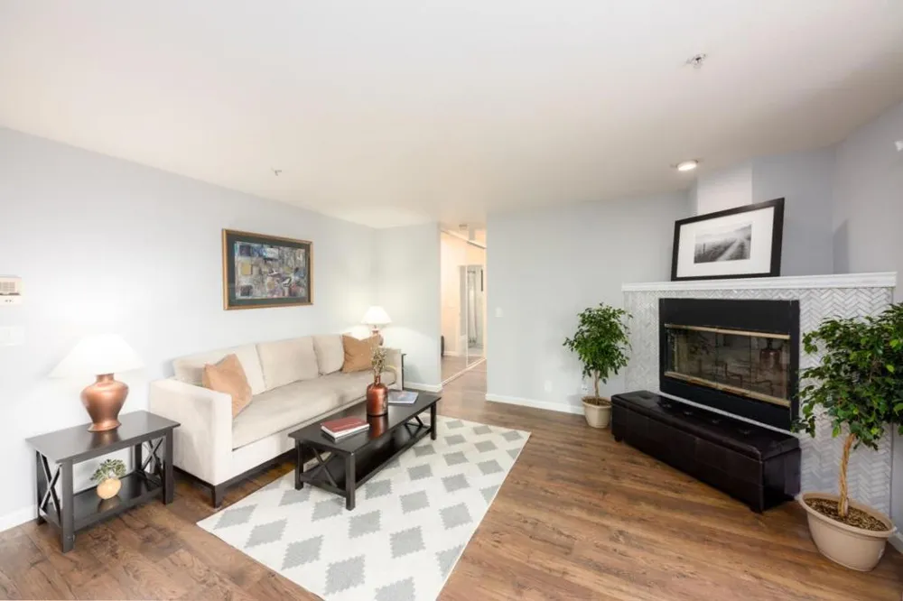 2425 S Norfolk Street #204 San Mateo, CA 94403