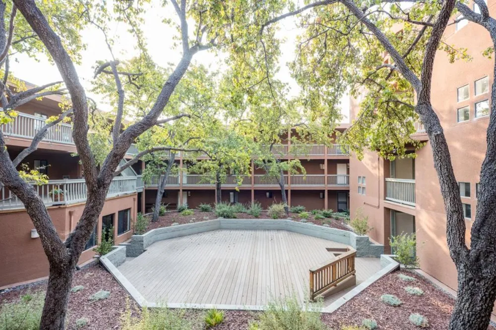 2425 S Norfolk Street #204 San Mateo, CA 94403