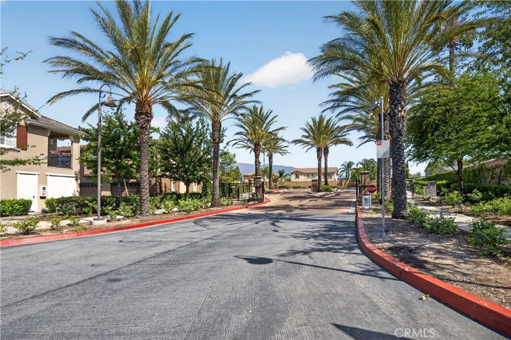 16001 chase rd Fontana, CA 92336