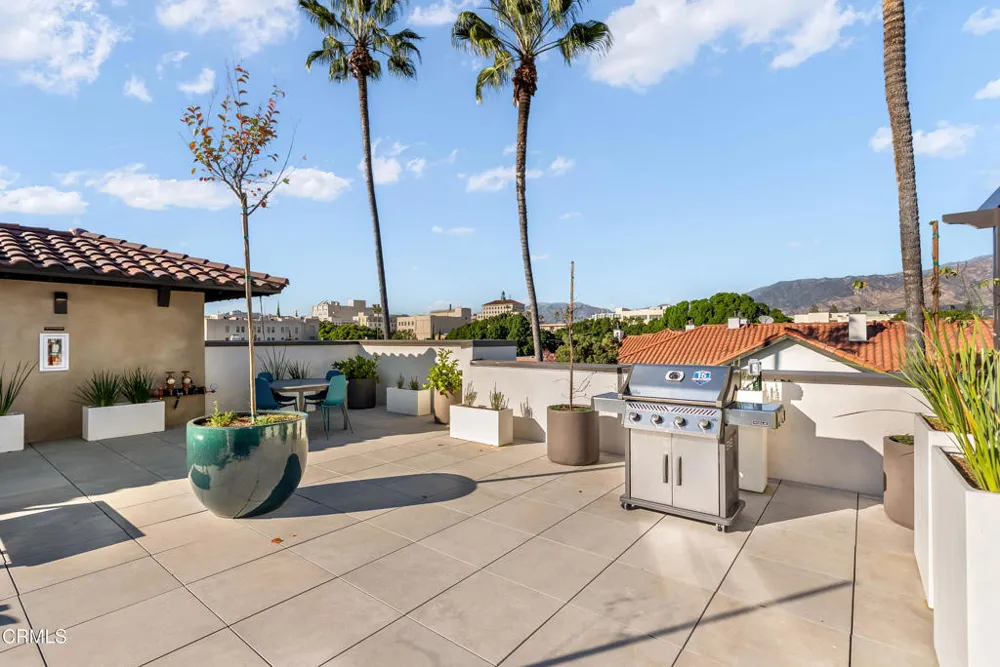 139 S Oak Knoll Avenue #303 Pasadena, CA 91101
