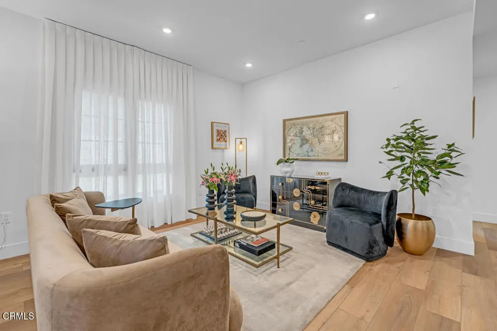 139 S Oak Knoll Avenue #303 Pasadena, CA 91101