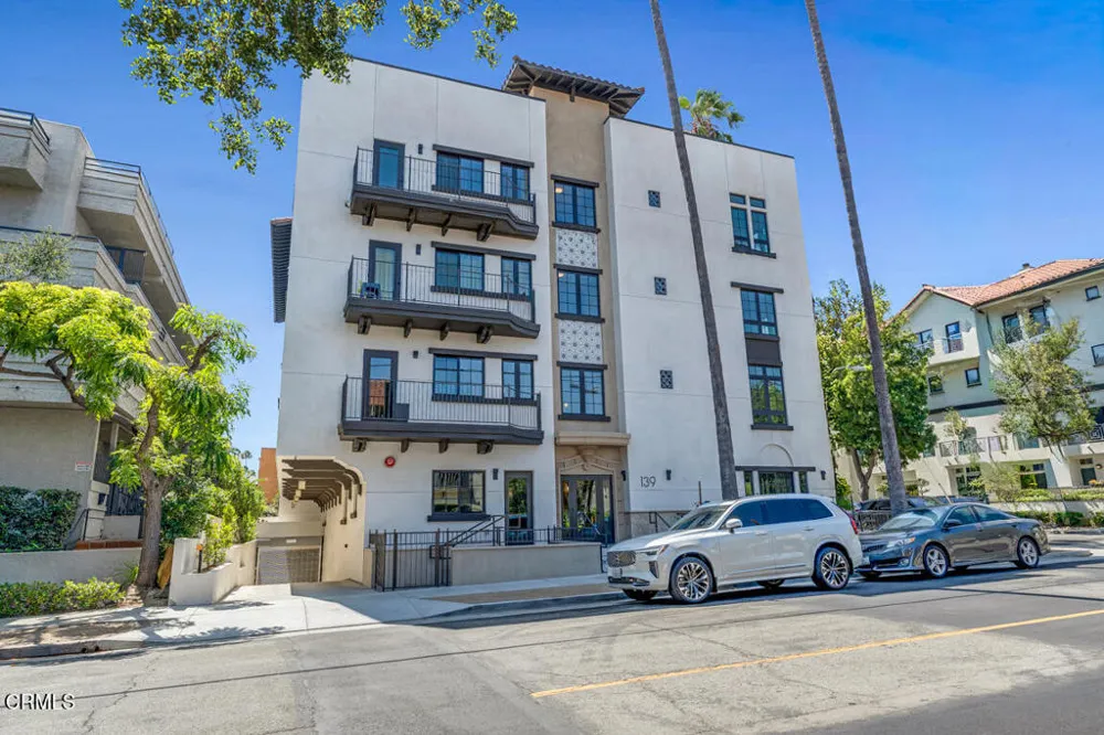 139 S Oak Knoll Avenue #303 Pasadena, CA 91101
