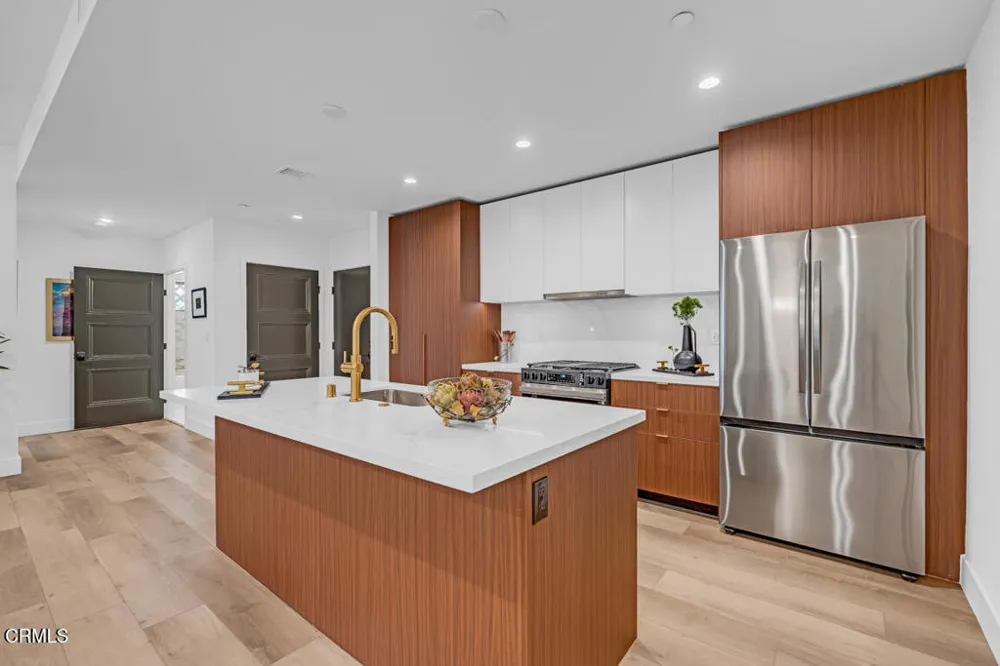 139 S Oak Knoll Avenue #303 Pasadena, CA 91101