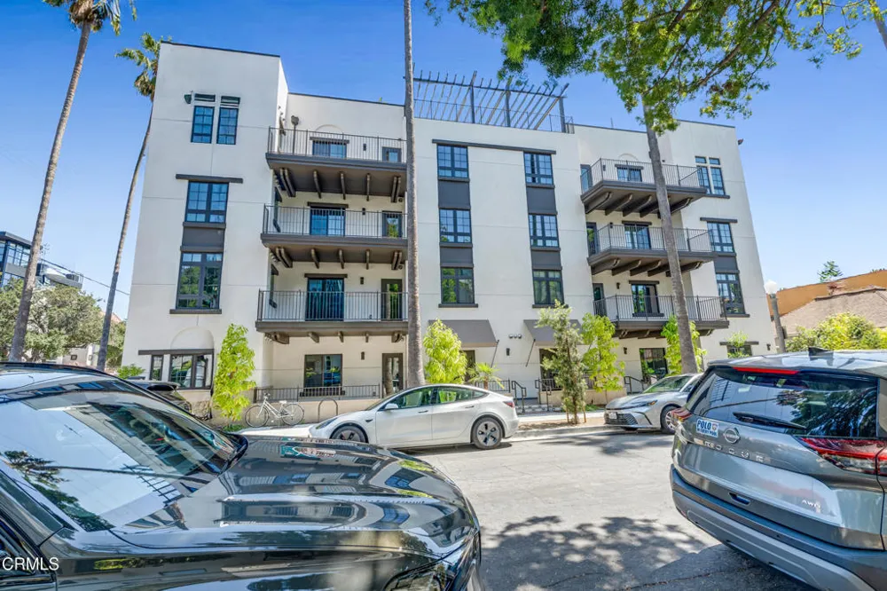 139 S Oak Knoll Avenue #303 Pasadena, CA 91101