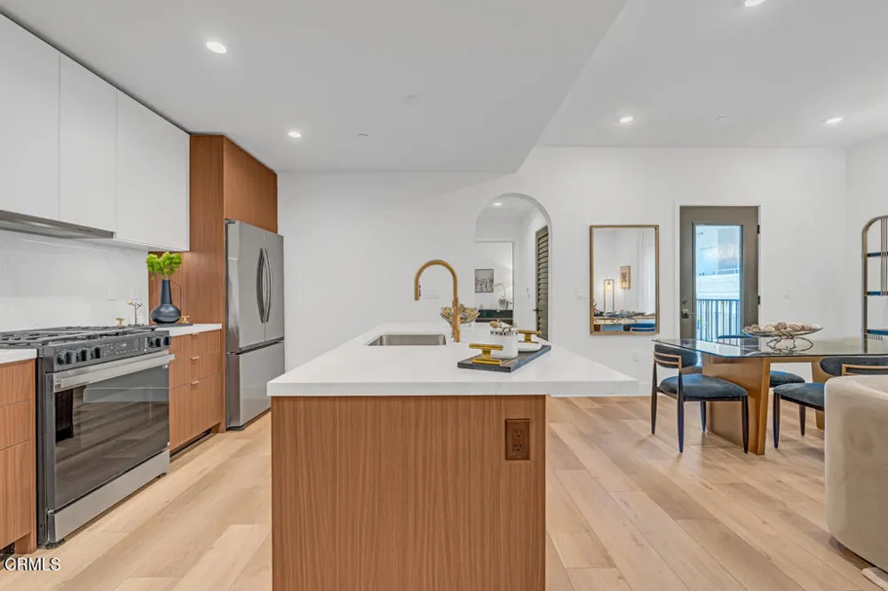 139 S Oak Knoll Avenue #303 Pasadena, CA 91101