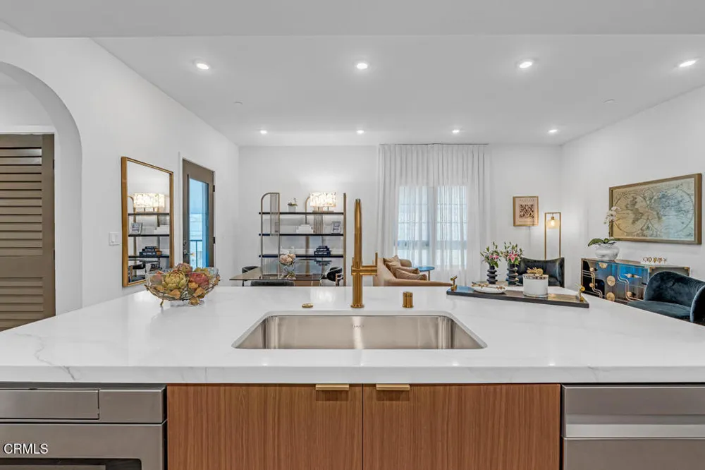 139 S Oak Knoll Avenue #303 Pasadena, CA 91101