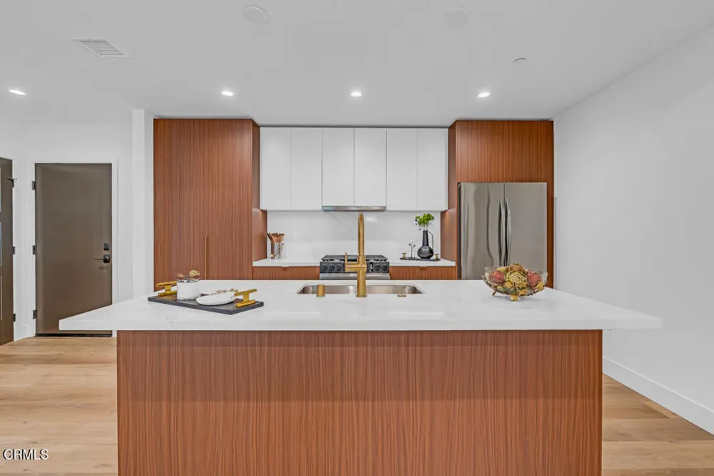 139 S Oak Knoll Avenue #303 Pasadena, CA 91101