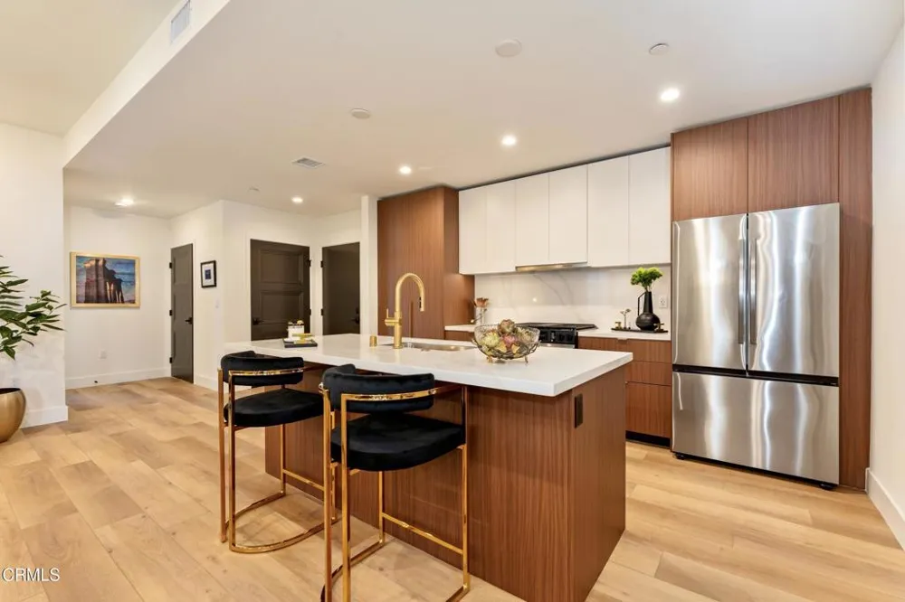 139 S Oak Knoll Avenue #303 Pasadena, CA 91101