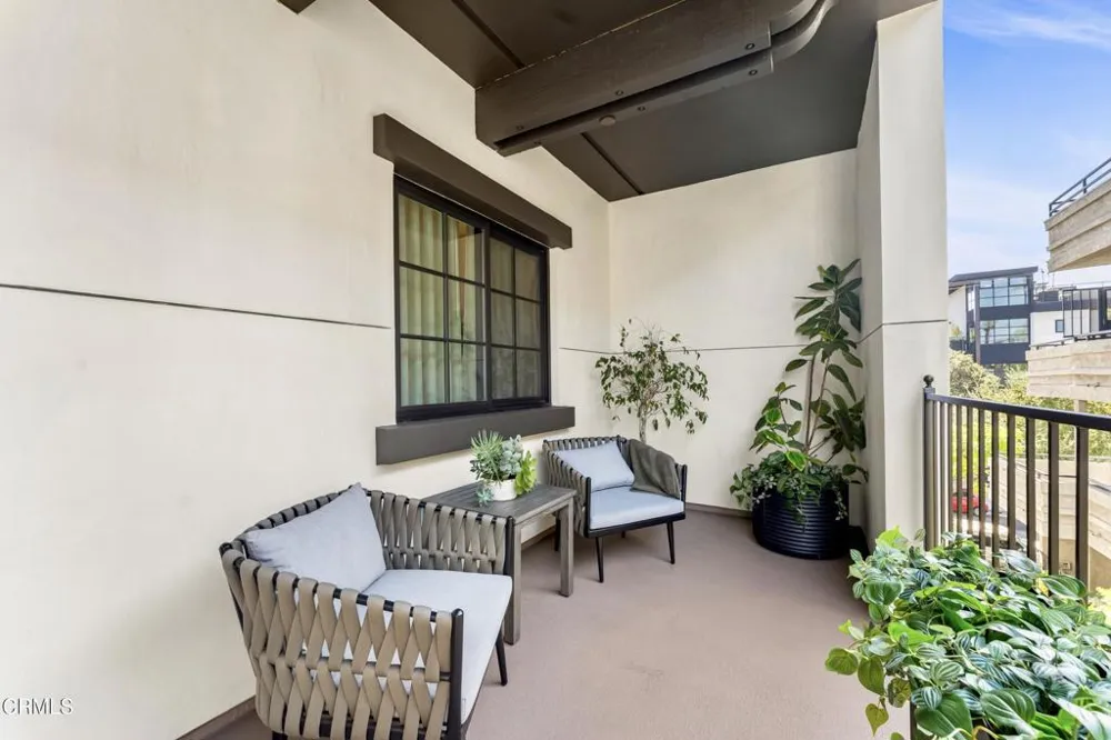 139 S Oak Knoll Avenue #303 Pasadena, CA 91101