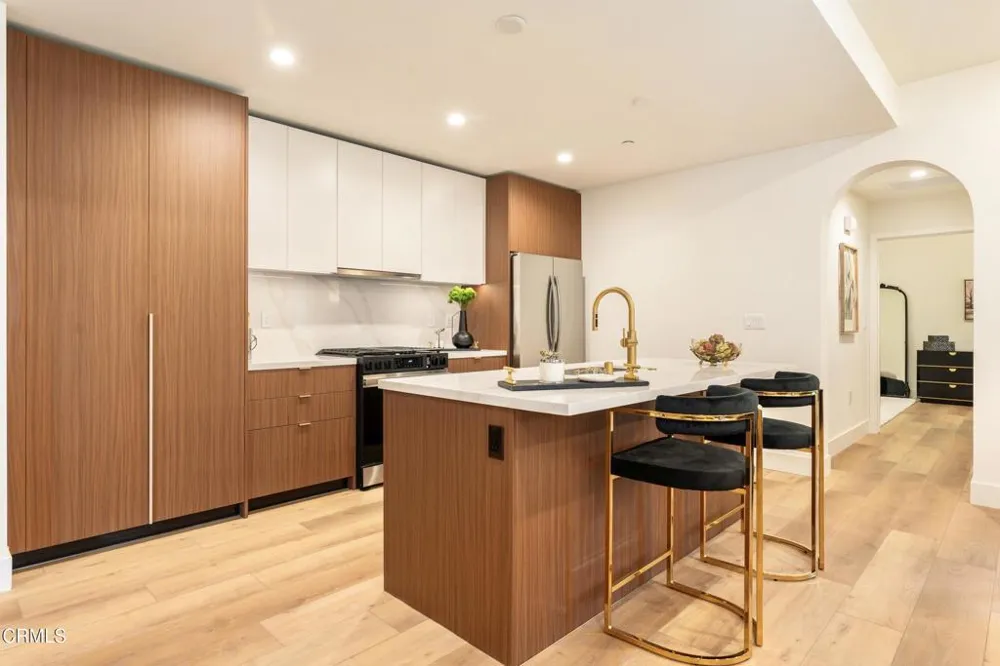 139 S Oak Knoll Avenue #303 Pasadena, CA 91101