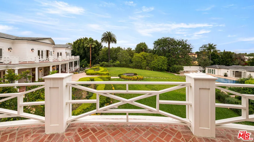 10250 W Sunset Boulevard Los Angeles, CA 90077