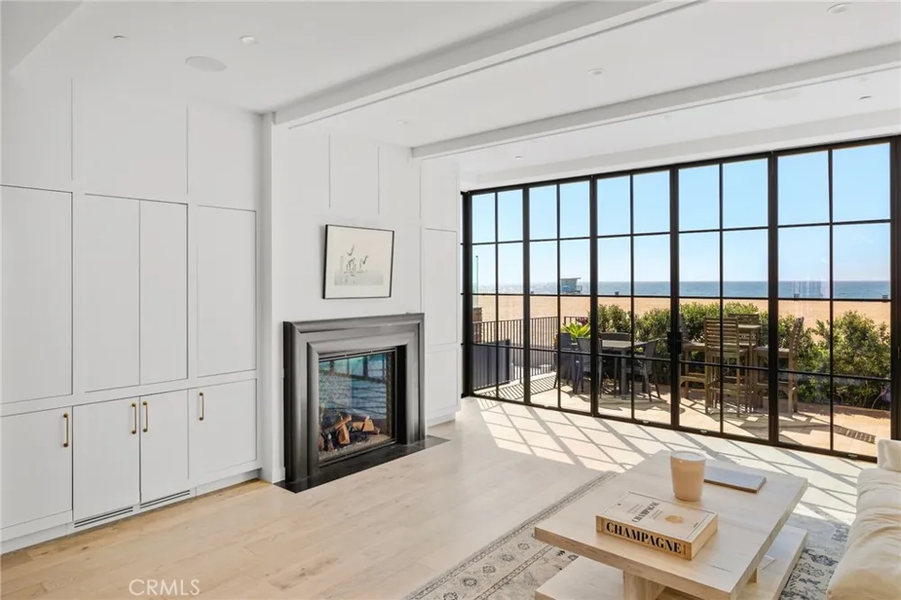 2428 The Strand Hermosa Beach, CA 90254