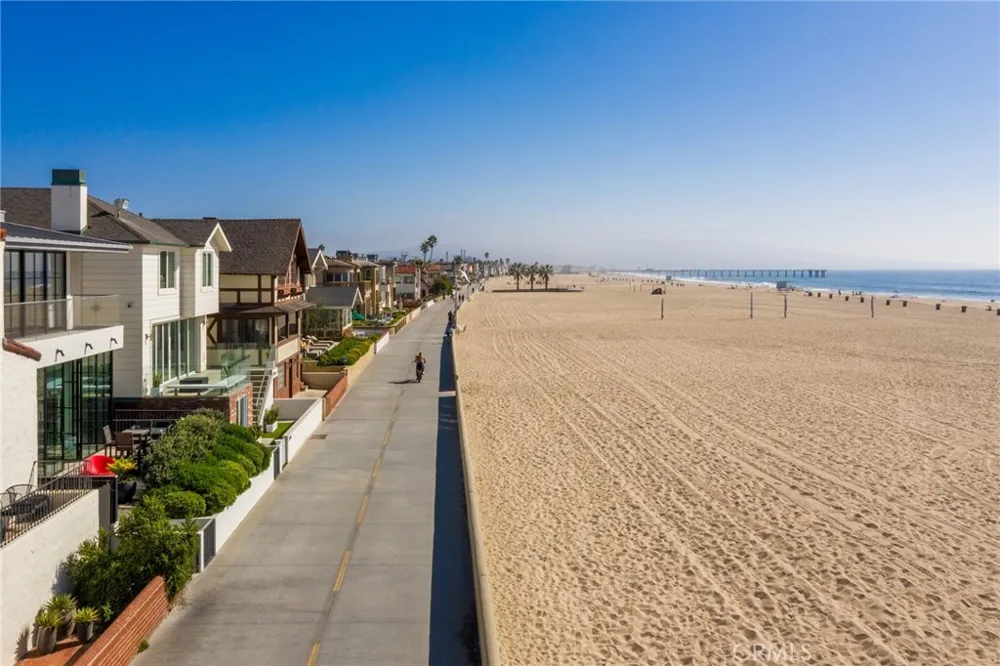 2428 The Strand Hermosa Beach, CA 90254