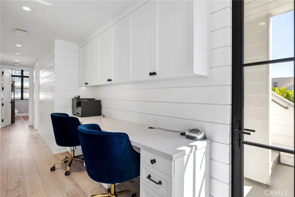 2428 The Strand Hermosa Beach, CA 90254