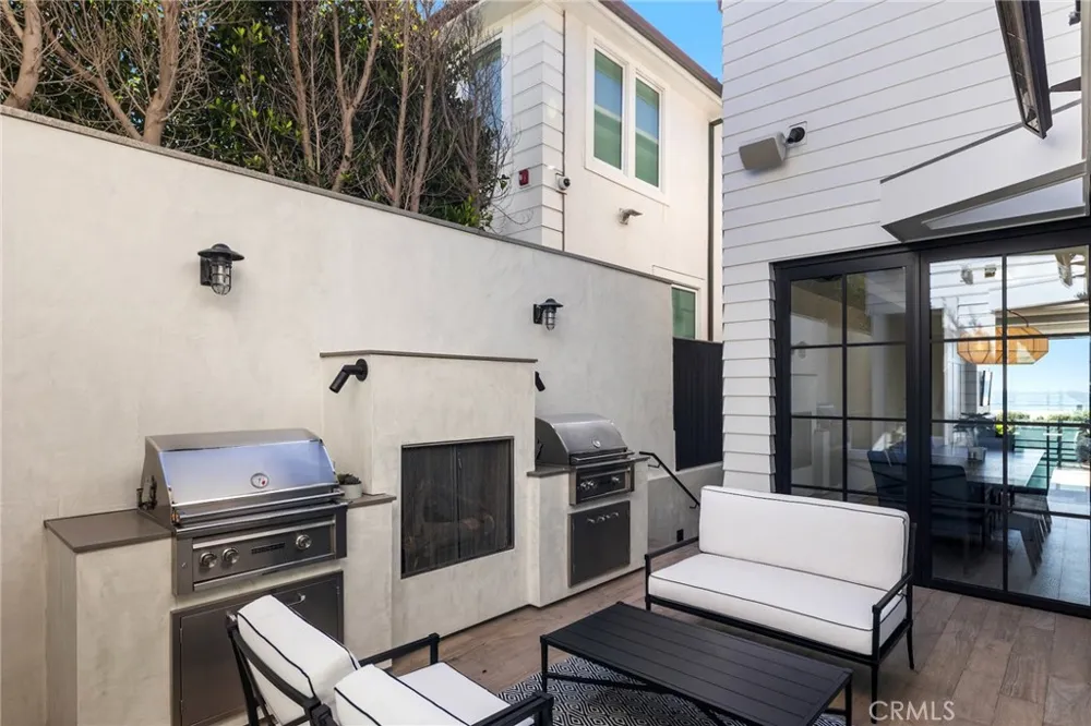 2428 The Strand Hermosa Beach, CA 90254