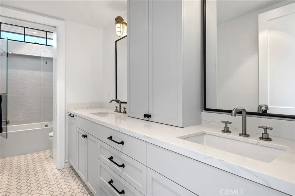 2428 The Strand Hermosa Beach, CA 90254