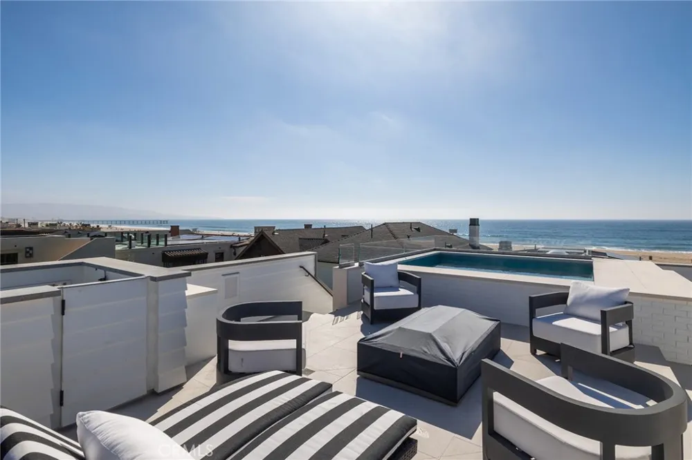 2428 The Strand Hermosa Beach, CA 90254