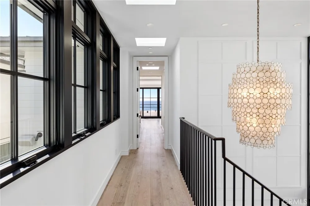 2428 The Strand Hermosa Beach, CA 90254