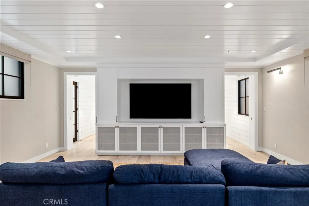 2428 The Strand Hermosa Beach, CA 90254