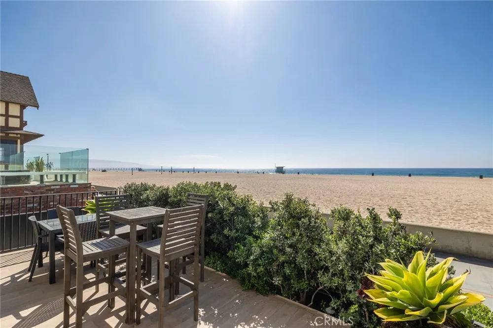 2428 The Strand Hermosa Beach, CA 90254