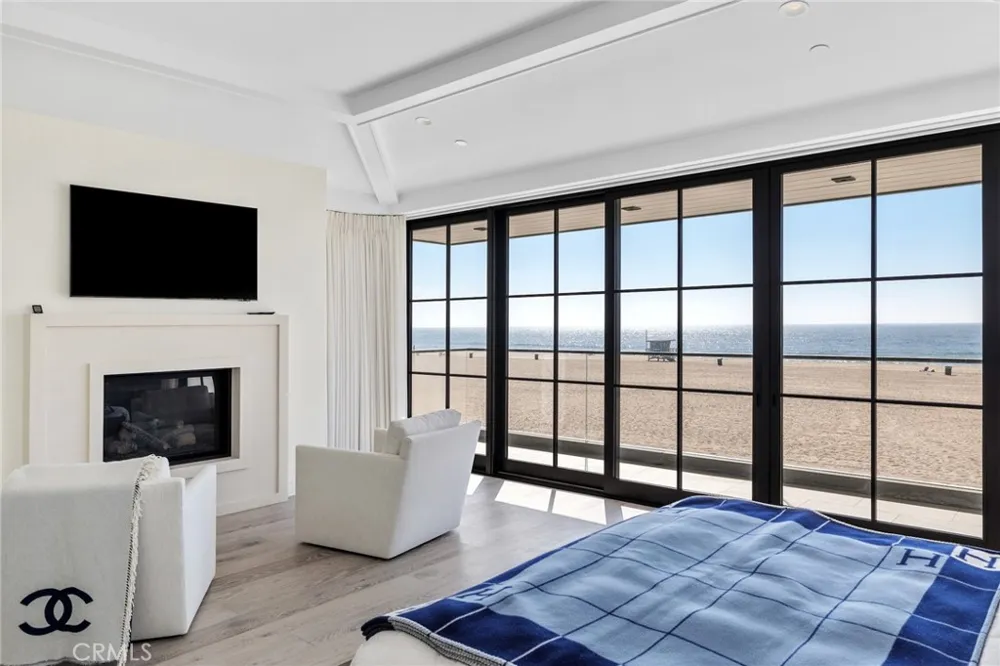 2428 The Strand Hermosa Beach, CA 90254