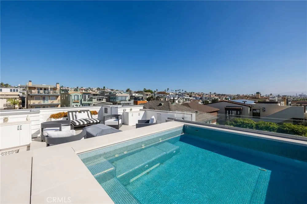2428 The Strand Hermosa Beach, CA 90254
