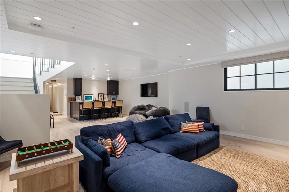 2428 The Strand Hermosa Beach, CA 90254