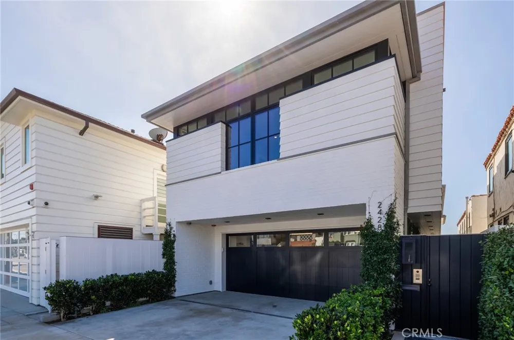 2428 The Strand Hermosa Beach, CA 90254