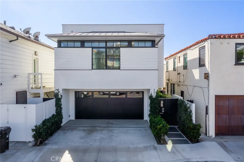 2428 The Strand Hermosa Beach, CA 90254