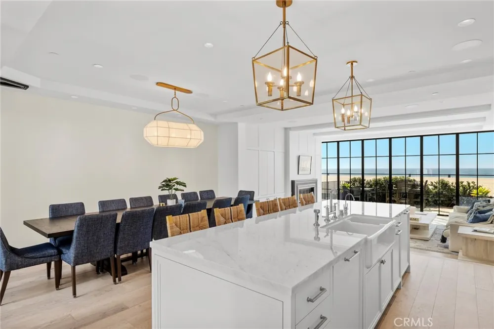 2428 The Strand Hermosa Beach, CA 90254