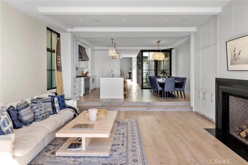 2428 The Strand Hermosa Beach, CA 90254