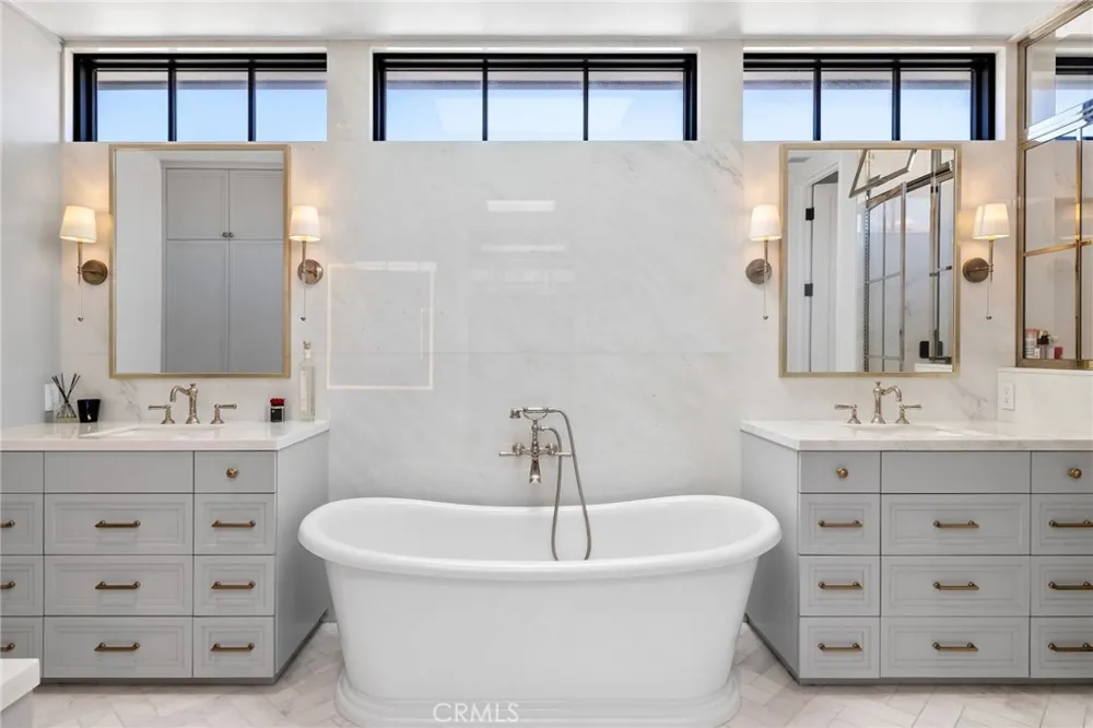 2428 The Strand Hermosa Beach, CA 90254