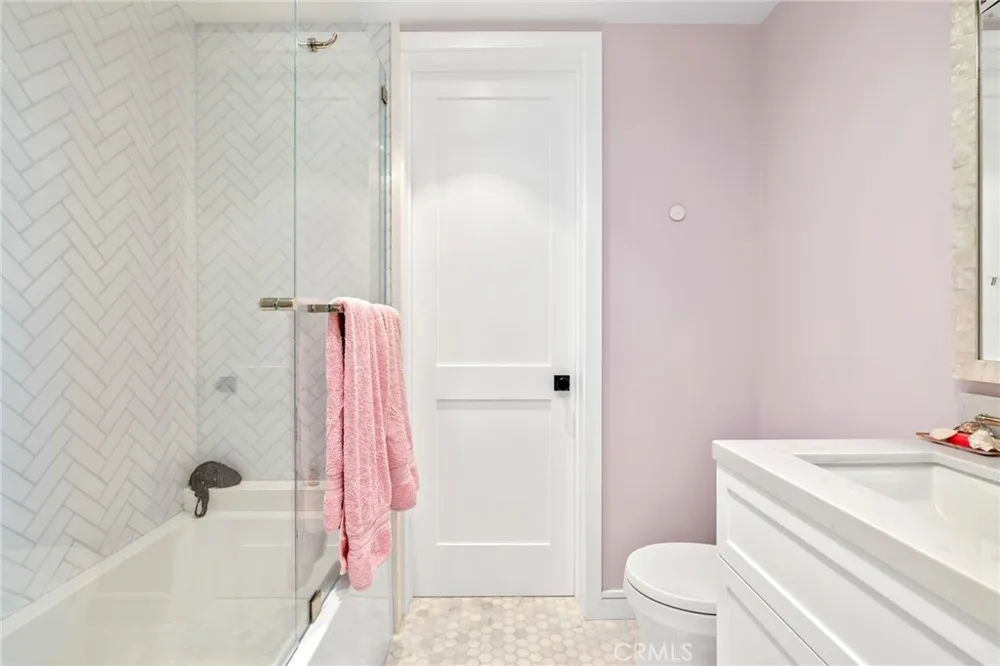 2428 The Strand Hermosa Beach, CA 90254
