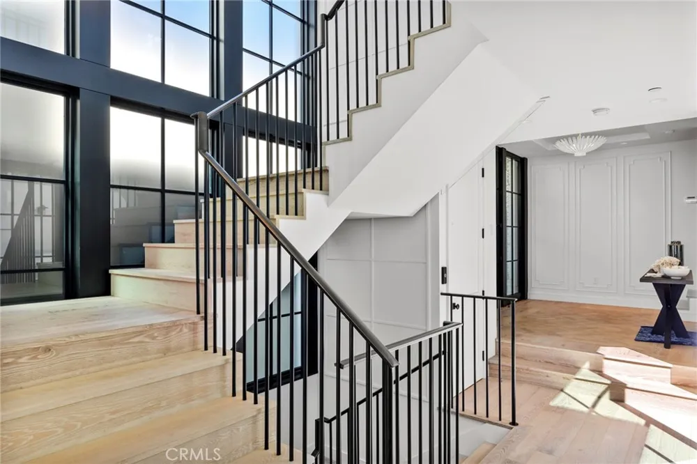 2428 The Strand Hermosa Beach, CA 90254