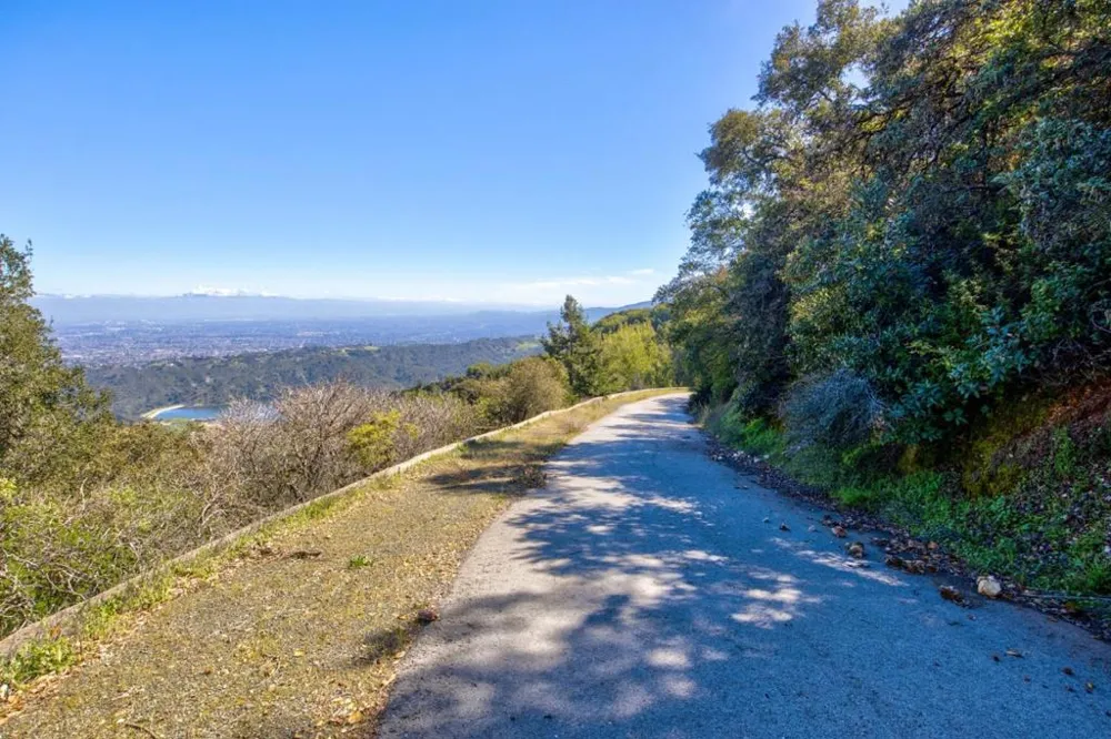 Montebello Road Cupertino, CA 95014