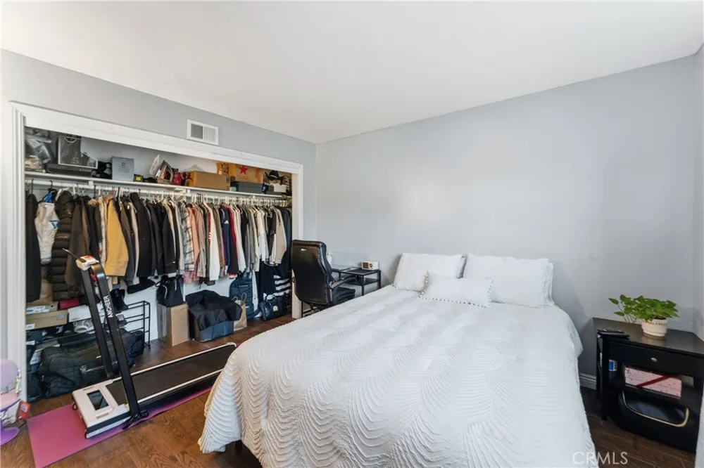 11800 Gager Street Sylmar, CA 91342