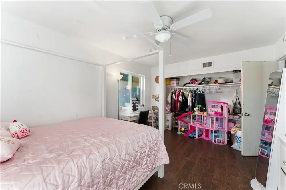 11800 Gager Street Sylmar, CA 91342