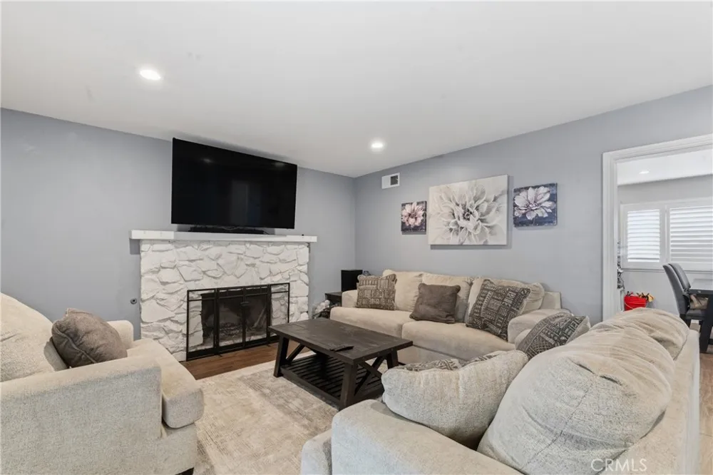 11800 Gager Street Sylmar, CA 91342