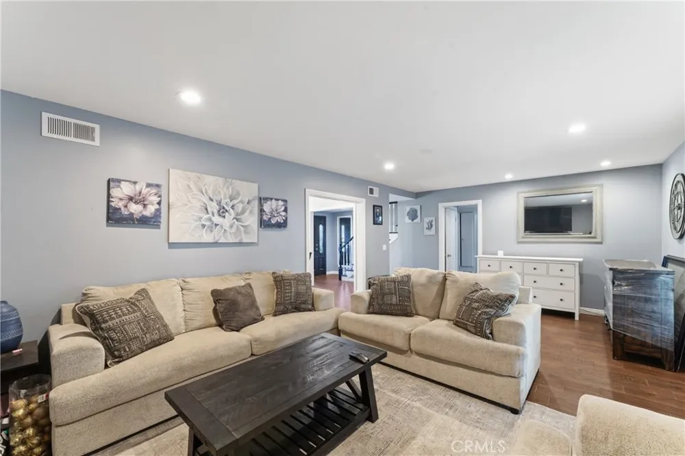11800 Gager Street Sylmar, CA 91342