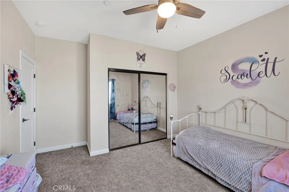 9926 Fir St Oak Hills, CA 92344