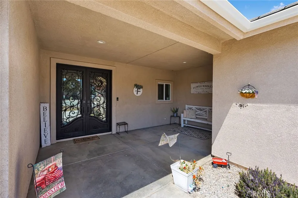 9926 Fir St Oak Hills, CA 92344