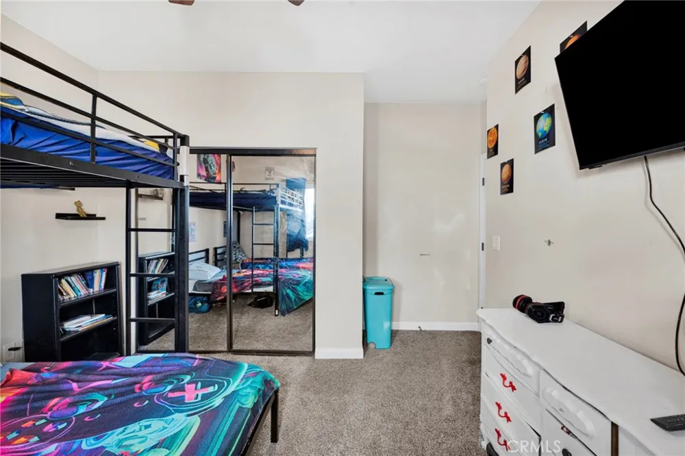 9926 Fir St Oak Hills, CA 92344