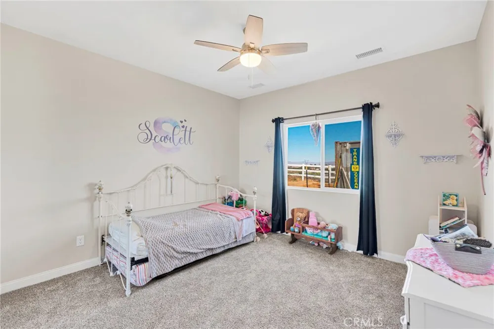 9926 Fir St Oak Hills, CA 92344