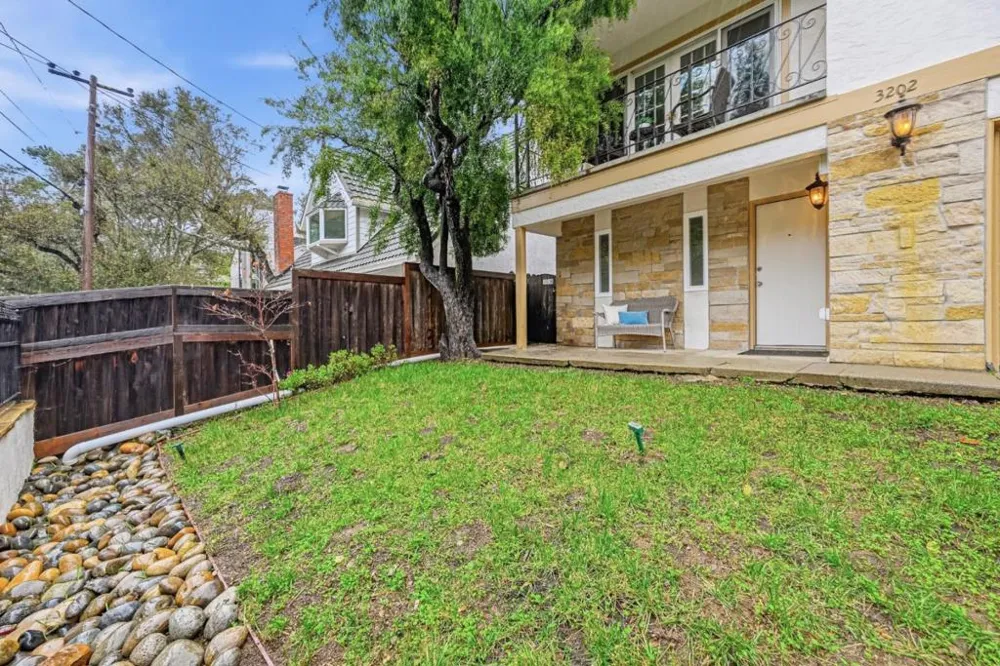 3202 E Laurel Creek Road Belmont, CA 94002