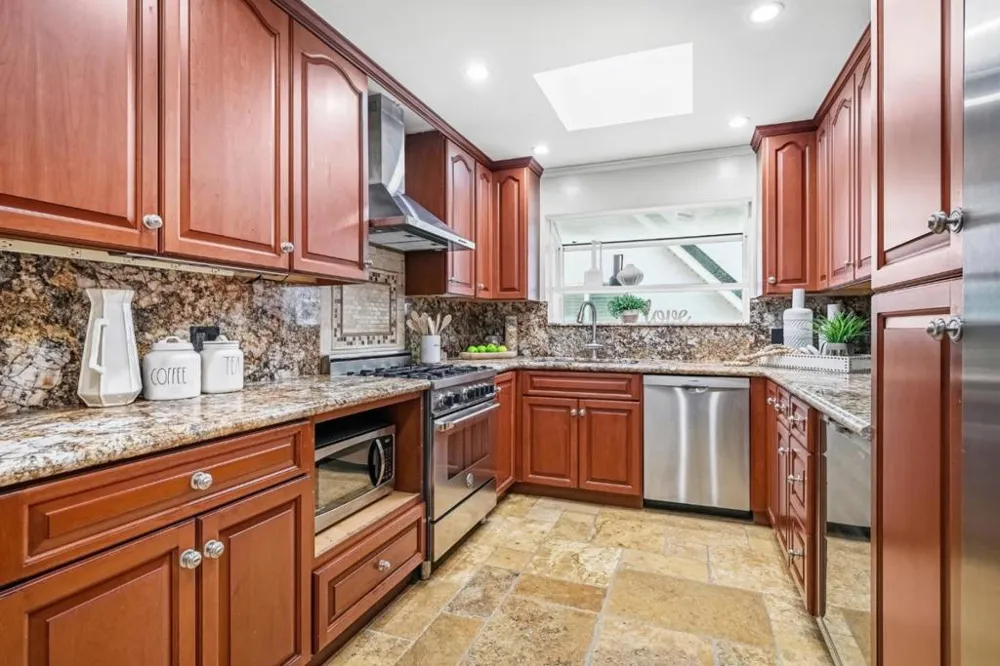 3202 E Laurel Creek Road Belmont, CA 94002