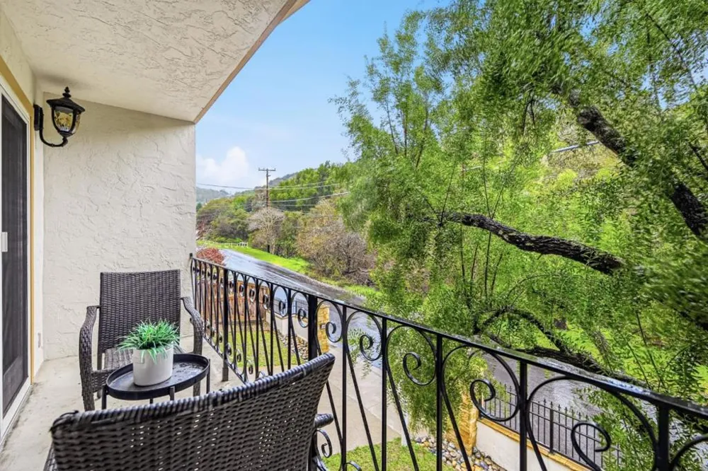 3202 E Laurel Creek Road Belmont, CA 94002