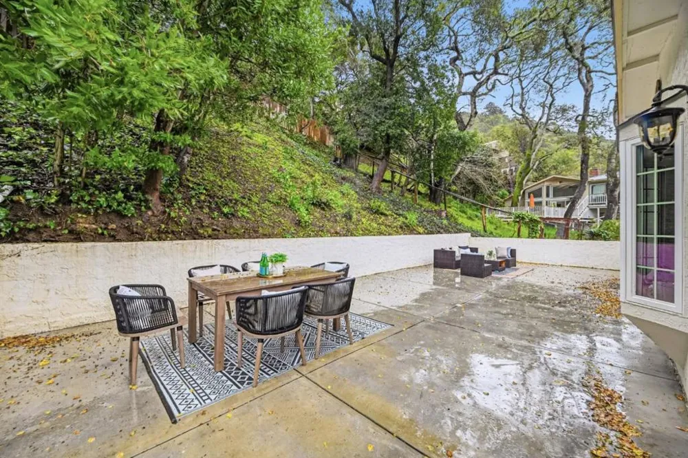 3202 E Laurel Creek Road Belmont, CA 94002